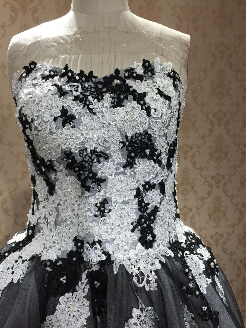 Romantic Black and White Applique Sweetheart Unique Design Bridal Gown