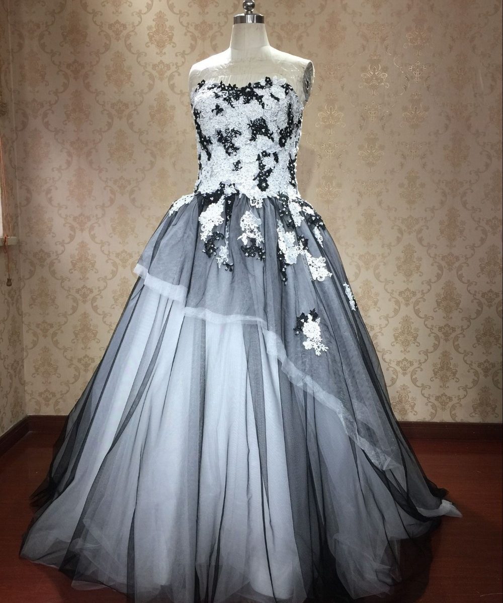 Romantic Black and White Applique Sweetheart Unique Design Bridal Gown ...