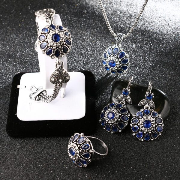 4Pcs Silver Plated Round Retro Rose Blue Crystal Jewelry Sets