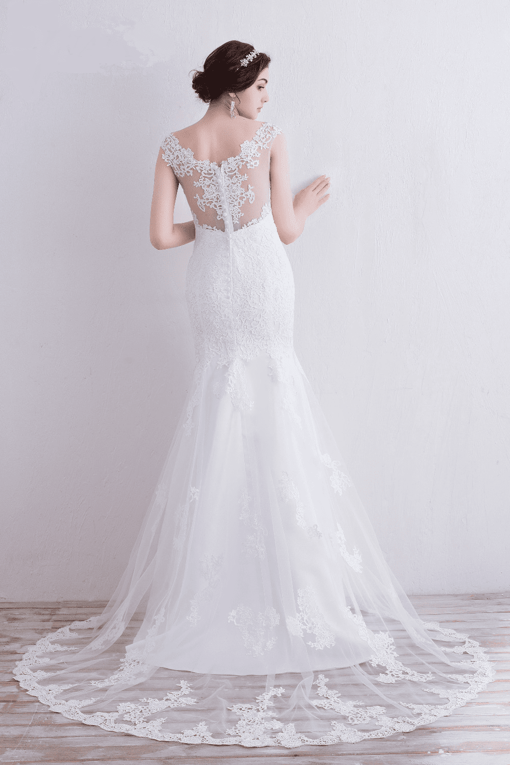 Elegant Sheer Back Mermaid Lace Wedding Dress