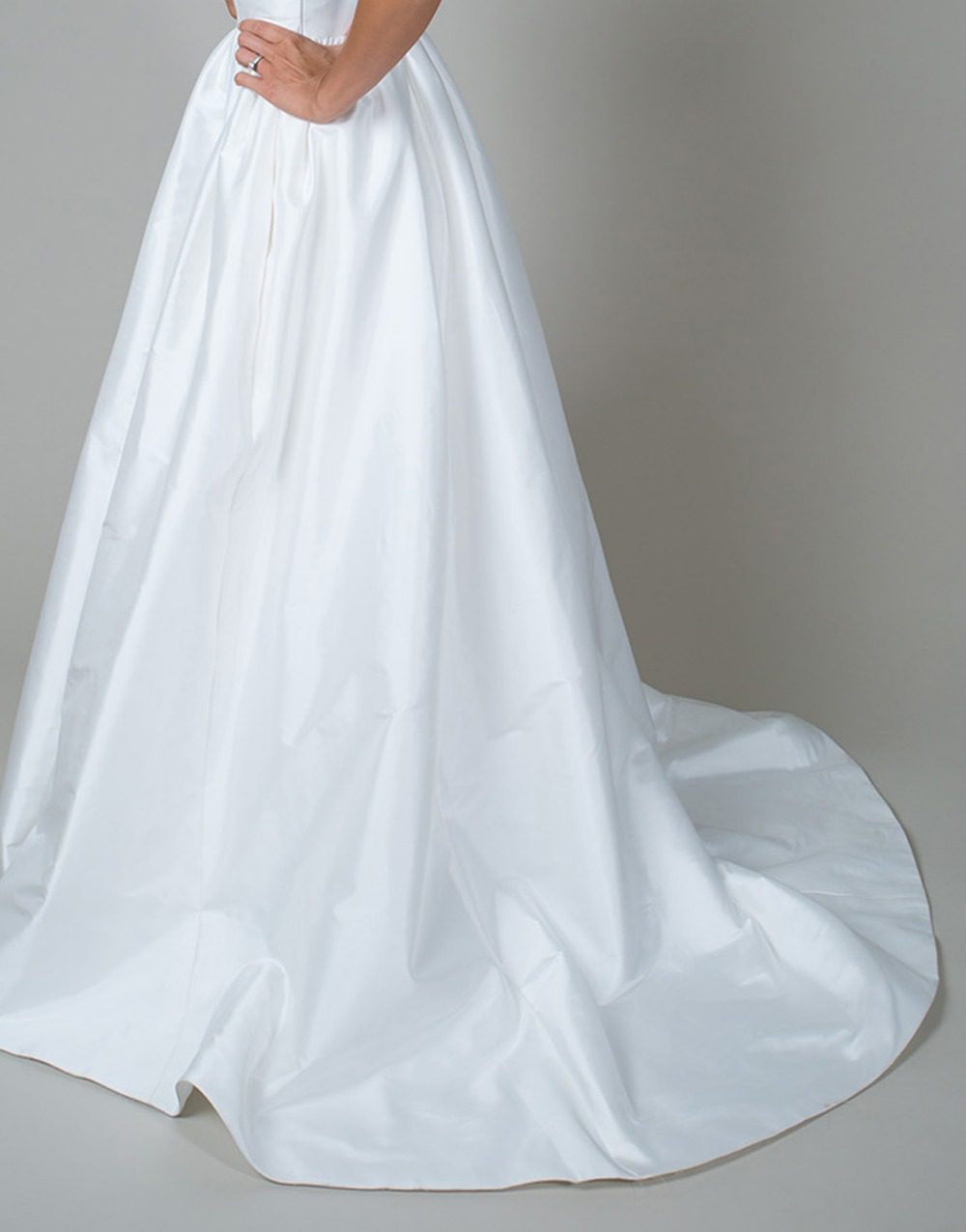 Vintage V Neck See Through Long White Boho Beach Wedding Dress With Pockets