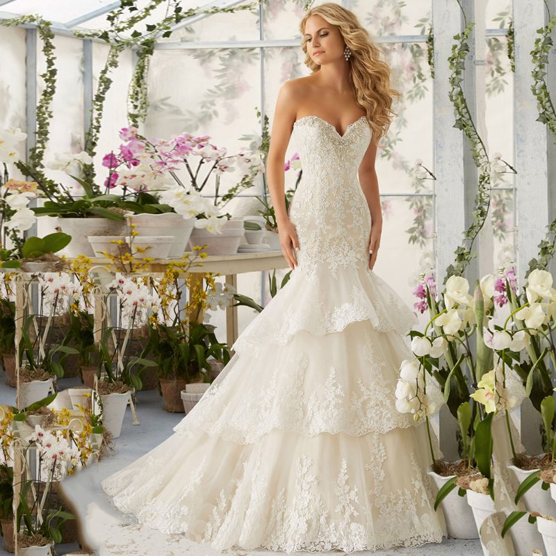 Wedding dresses with beading and outlet crystals