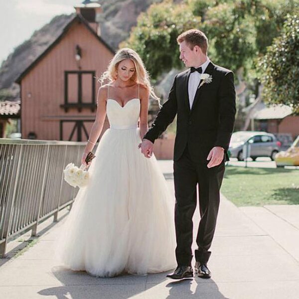 Elegant White Tulle Wedding Dress