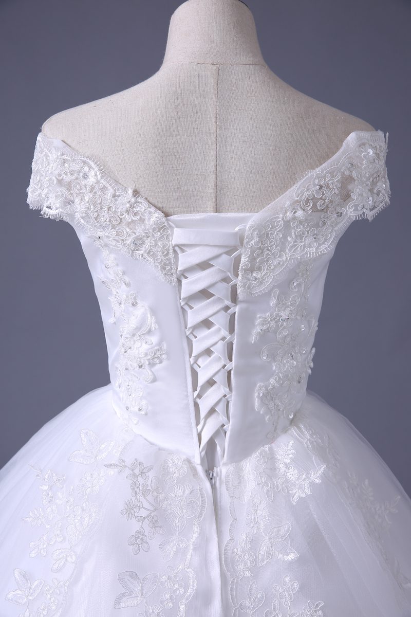 A Line Lace Sweetheart Short Sleeve White Satin Wedding Dress