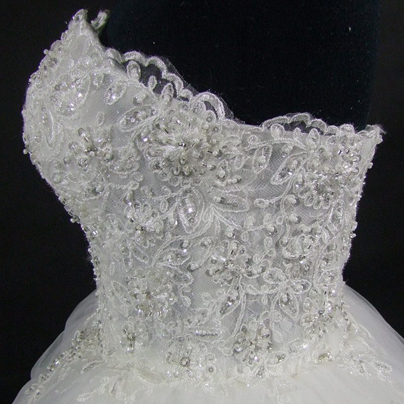 Elegant Beading Lace Appliques Ball Gown Wedding Dress