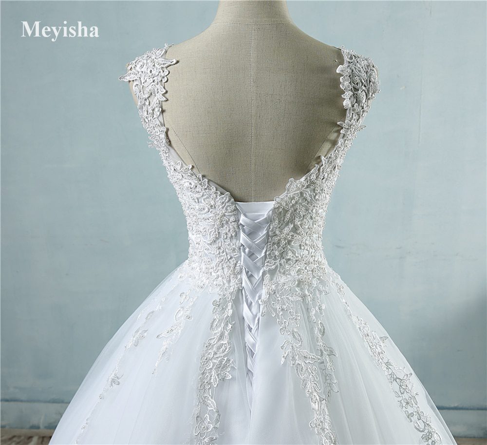 Ball Gowns Spaghetti Straps Tulle Wedding Dress