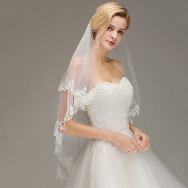 Lace Edge Short Wedding Veil with Comb