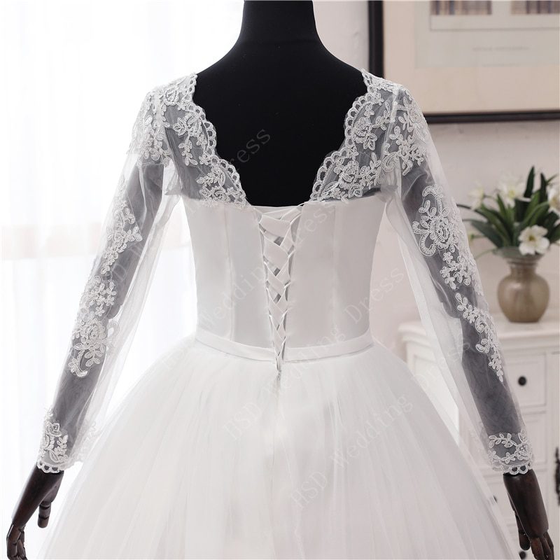 White V-Neck Long Sleeve Lace Appliques Wedding Dress