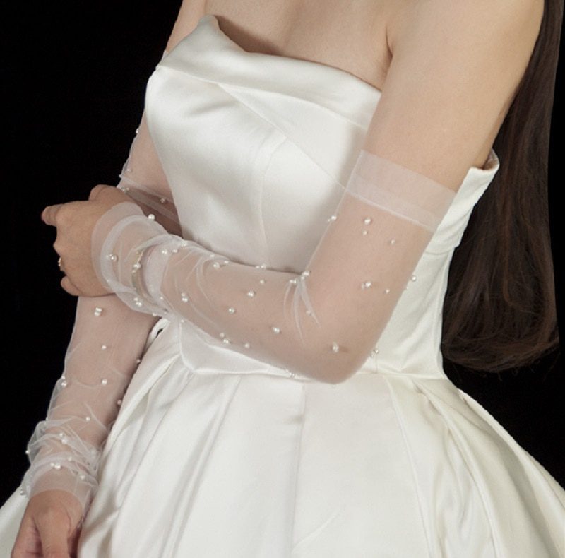 Long Tulle Pearls Wedding Gloves