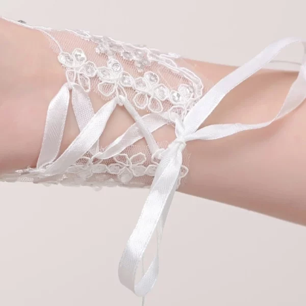 Elegant Short White Lace Rhinestone Fingerless Gloves Wedding Accessories