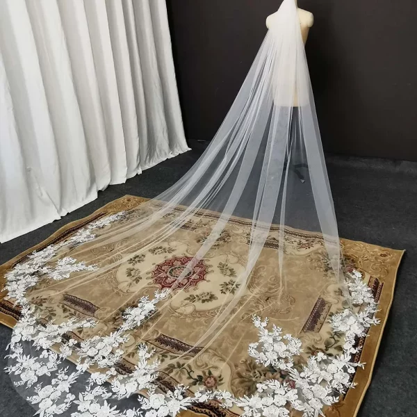 Vintage 3.5M Long Special Cut Royal Bridal Veil With Comb