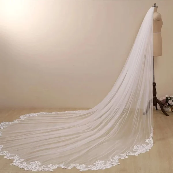 Elegant White/Ivory 3m Wavy Lace Wedding Cathedral Veil With Comb