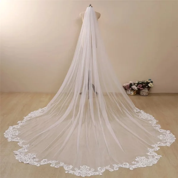 Elegant White/Ivory 3m Wavy Lace Wedding Cathedral Veil With Comb
