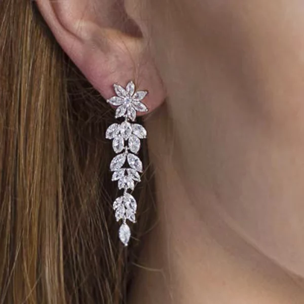 Elegant Crystal Long Hanging Wedding Earrings