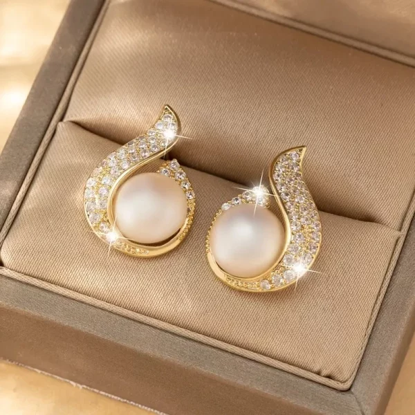 Pearl Ear Stud with Brilliant Zirconia Wedding Ceremony Jewelry