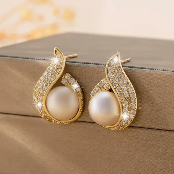 Pearl Ear Stud with Brilliant Zirconia Wedding Ceremony Jewelry